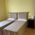 Taverna Dei Guelfi * סניגליה