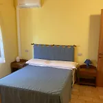 Taverna Dei Guelfi בית חווה *
