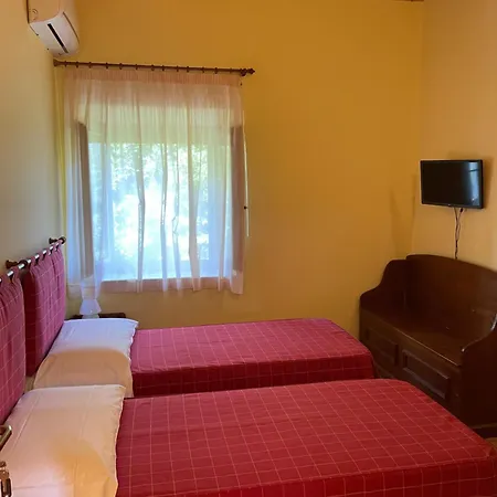 Taverna Dei Guelfi Κατάλυμα σε φάρμα