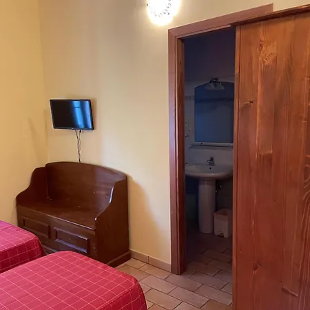 Taverna Dei Guelfi Farm stay Senigallia