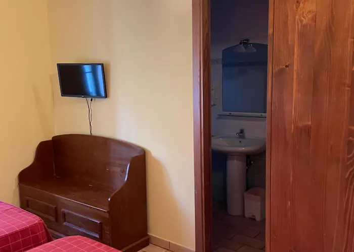 Taverna Dei Guelfi Farm stay Senigallia