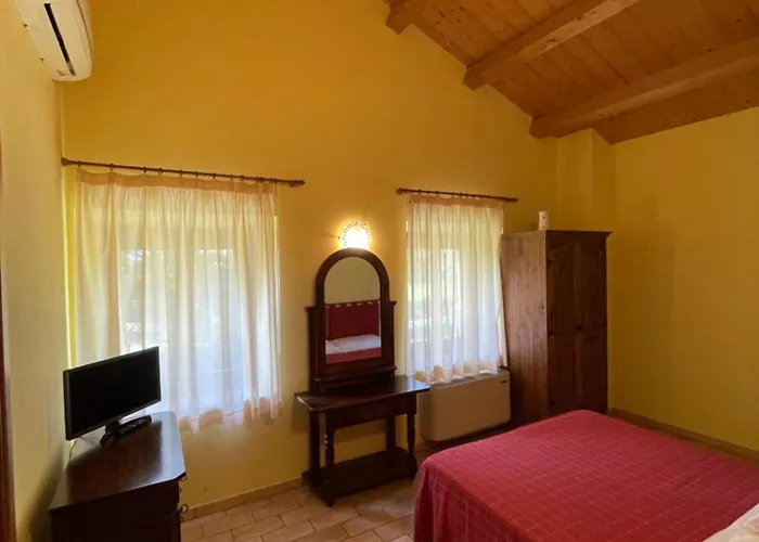 Farm stay Taverna Dei Guelfi